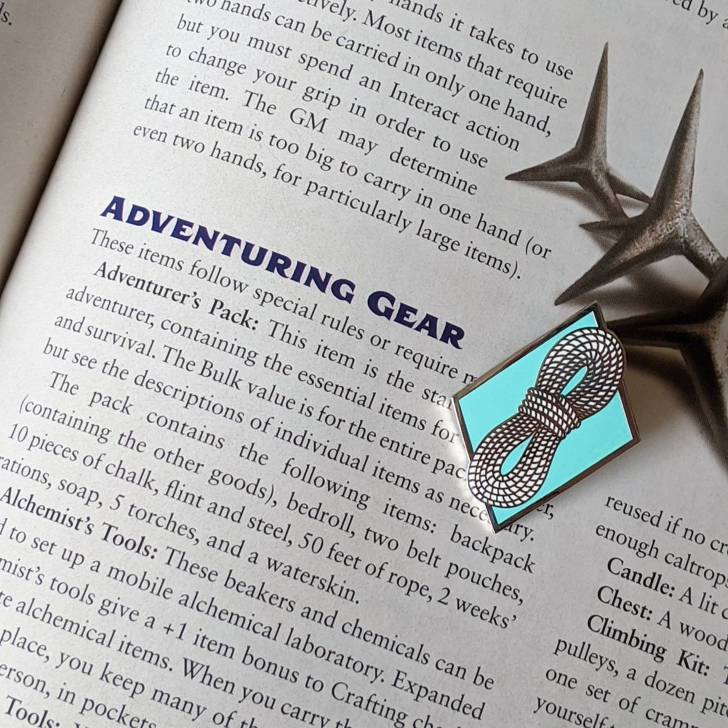 Rope enamel pin
