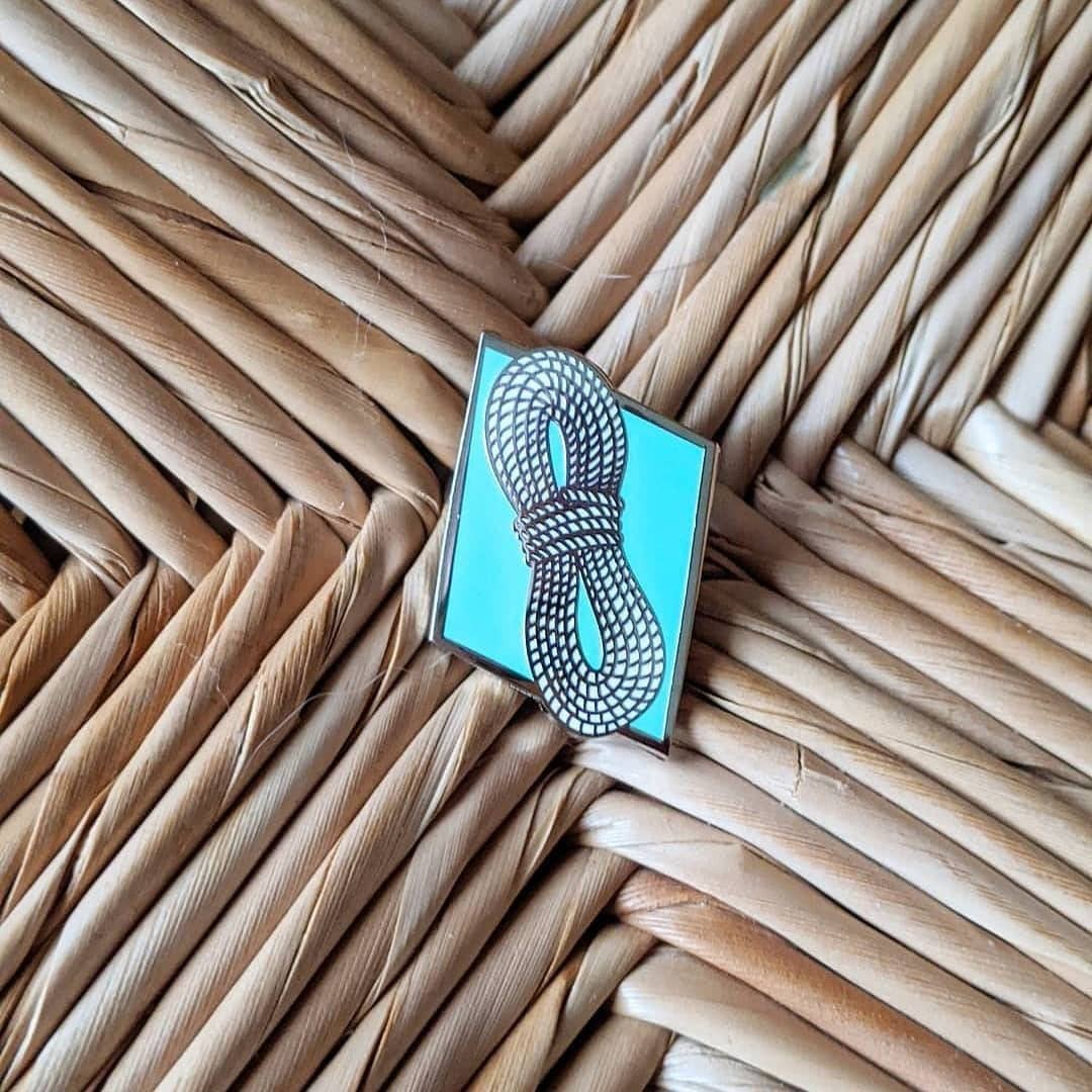 Rope enamel pin